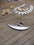 Vtg Designer Signed Crown Trifari Silver Tone Leaf Brooch Pin 3.25 In. Very Nice
