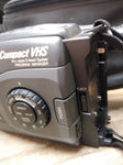 Vtg JVC Compact VHSC Model GR AX47 5 Head Camcorder with Bag Charger Tapes Cords
