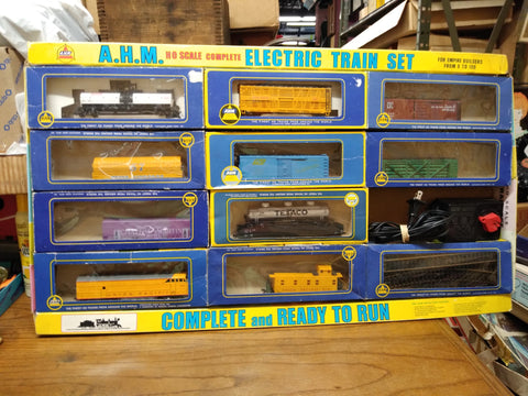 Vtg AHM HO Train Set Union Pacific Diesel Locomotive Cars Track Scenery+ Working