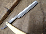 Vtg Antique Diamond USA Straight Shaving Razor with a Box in Good Shape!