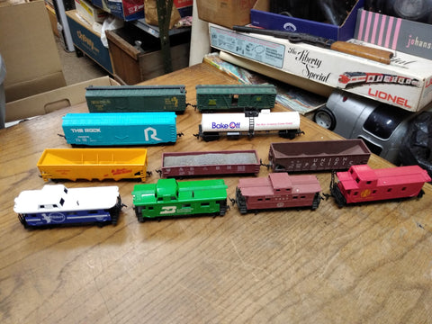Vtg MEHANO Bachman HO Gauge 11 Pc Freight Box Hopper Cattle Tank Car Caboose Lot