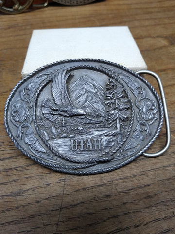 Vtg 1991 Siskiyou Buckle Co UTAH Eagle Stream Mountain Scene Oval Belt Buckle US