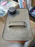 Vtg Saphire 2 US Gallons Non Detergent Motor Oil Can Gulf Oil Corporation Texas
