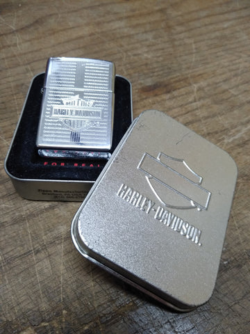 Vtg 2005 ZIPPO Coiled Bar & Shield Cigarette Lighter Original Tin!