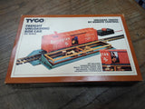 Vtg HO Scale Tyco #930 Freight Unloading Box Car Set #19720 Burlington in Box