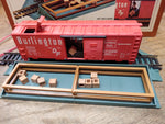 Vtg HO Scale Tyco #930 Freight Unloading Box Car Set #19720 Burlington in Box