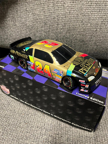 vtg 1997 racing action platinum series Jeff Gordon limited edition diecast car