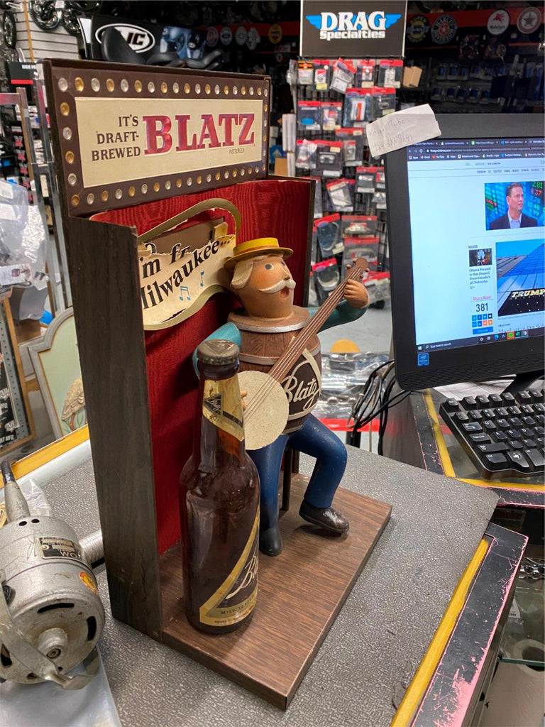 1950s blatz beer keg man banjo Back bar figure statue sign wisconsin A ...