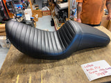 Le Pera Kick Flip Seat Rolled Pleated Harley Dyna 1996-2003 Step FXD Superglide