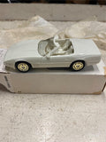 vtg ERTL 1991 Corvette Convertible Cascade white 1:25 scale collectable car