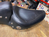 Mustang Vintage Studs Seat Ironhead Evo Sportster 1982-1996 Harley 883 1200