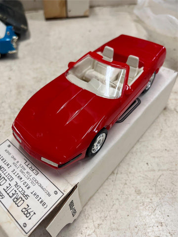 vtg ERTL 1992 Corvette convertible special edition 1:25 scale car collectable