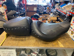 Mustang Solo Seat & Pad Wide Touring Harley Road King 1997-2007 FLHR Studs bAGGE
