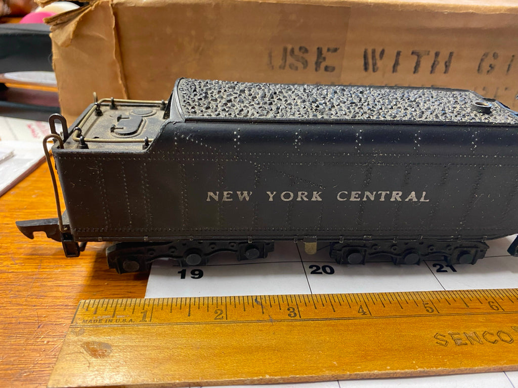 American Flyer outlet #322 New York Central Locomotive and Tender