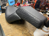 M8 Ostrich Seat Harley Softail Street Bob Heritage OEM Milwaukee Eight 2018^ Fac