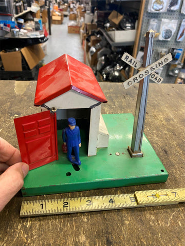 Vtg Lionel 45N Automatic Gateman Crossing Gate Metal RR Toy train Acc Railroad!