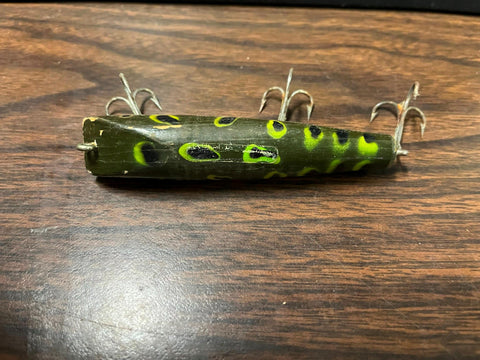 Vintage 1970s C.C.B.C. Darter Wooden Topwater Fishing Lure Frog Colore – cyclewarehouse.online Vintage 1970s C.C.B.C. Darter Wooden Topwater Fishing Lure Frog Colore – cyclewarehouse.online