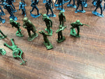 VTG Made in USA Lot of 13 plastic Green toy soldiers Vietnam War