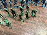 VTG Made in USA Lot of 13 plastic Green toy soldiers Vietnam War