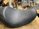 NOS Two Up Smooth Seat Harley Dyna 2004-2005 OEM FXD Superglide Low Rider FXDL