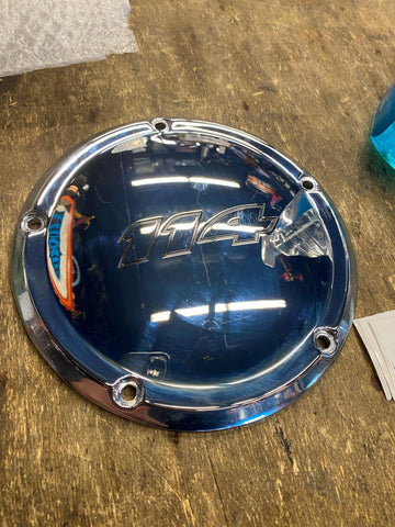 CHROME DERBY CLUTCH COVER HARLEY M8 SOFTAIL TOURING FLH 25700389 OEM 114