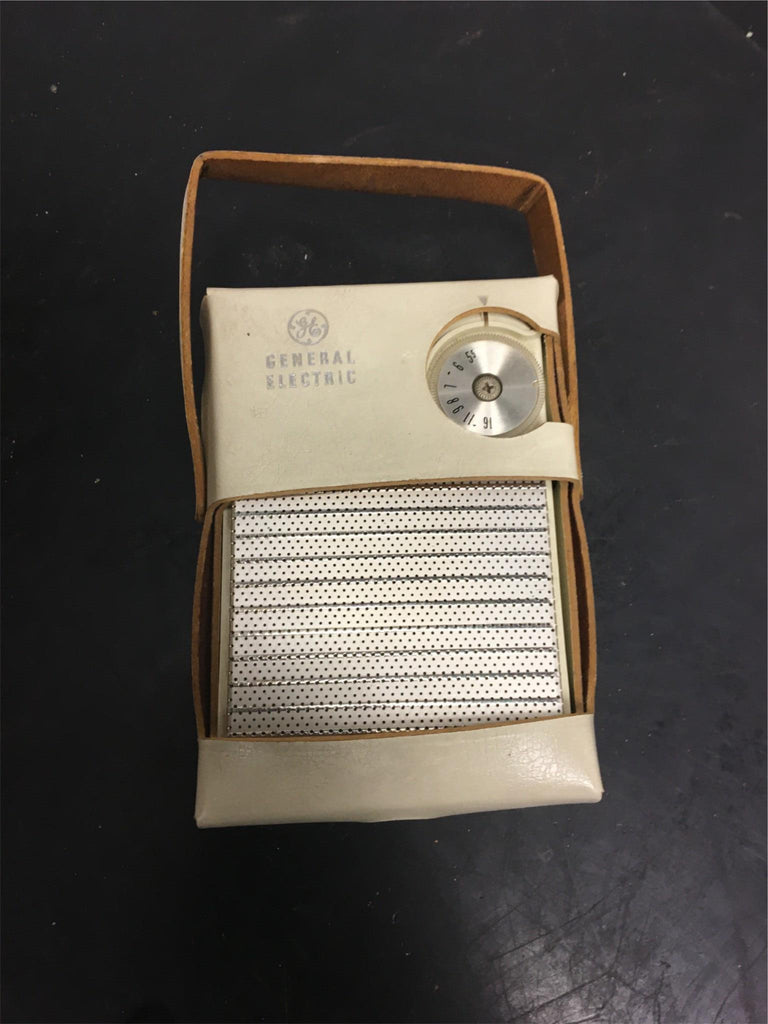 Vintage General Electric AM/FM 15 Transistor Radio Leather Case P-975E -  Electronics