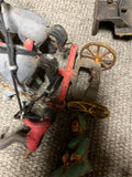 vtg antique unbranded cast iron detachable two horse drawn carriage toy