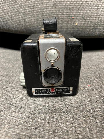 vtg Kodak Brownie Hawkeye flash model bakelite camera