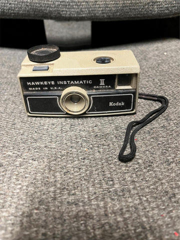 vtg mad in USA Kodak hawkeye instamatic II pocket camera
