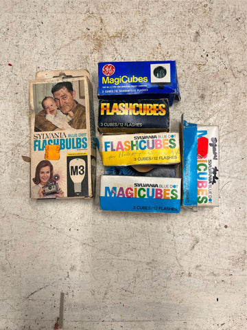 vtg lot of 6 boxes of different camera flash cube bulbs Sylvania general electr