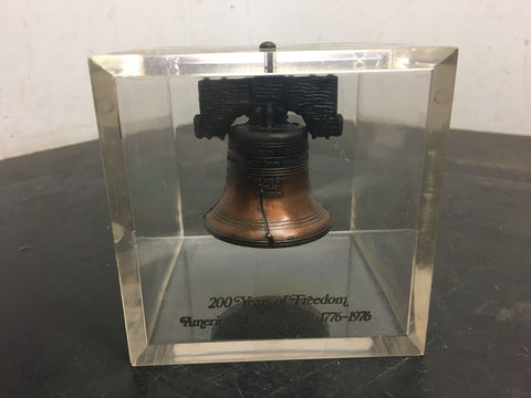 Vintage Liberty bell 200 years of freedom Americas Bicentennial 1776-1976 w case