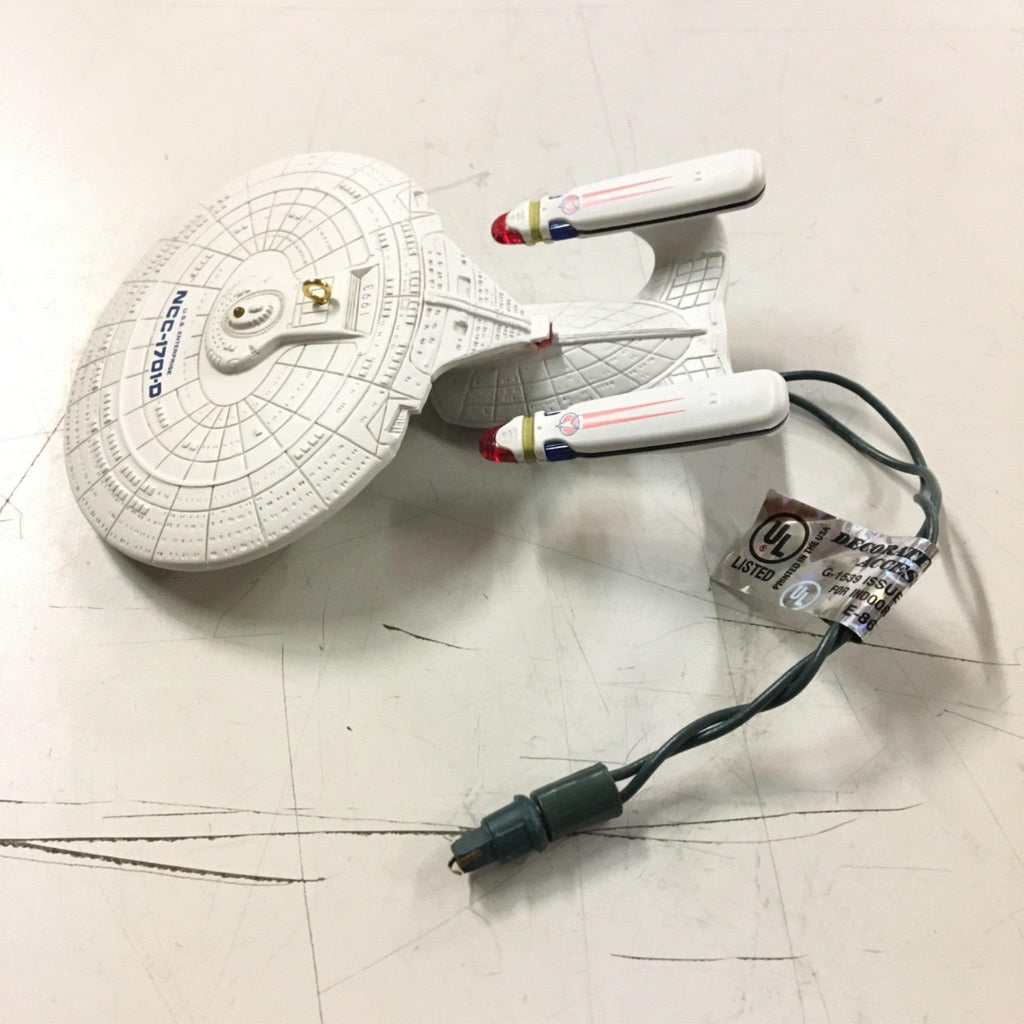 Star Trek The Next Generation U.S.S. Enterprise light Ornament Keepsak –