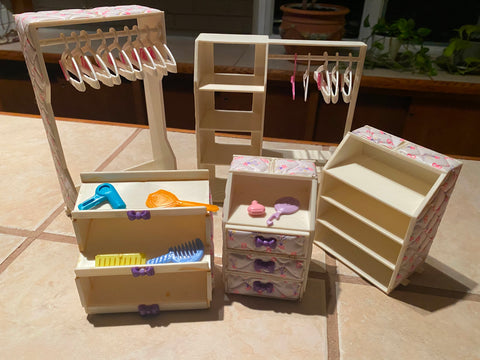 Barbie Doll Quilted Caes Hanger Closet Snap n Store Lot Dresser Acc Hangers Bedr
