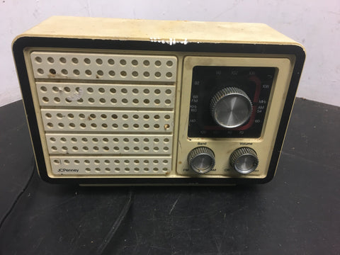 Vintage 1950s JC Penney Co. Inc. FM/AM made Hong Kong model no. 680-5359 powers