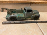 Vtg 1950's Ford Hubley Wrecker Tow Truck 452 Kiddie Toy Metal Toy Unrestored