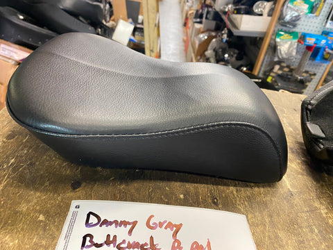 Danny Gray Buttcrack Solo Seat Passenger pad Harley Softail Slim Blackline 2011^