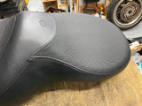 Sundowner Harley Heritage Softail Fatboy 2000-2007 OEM wide Touring Seat FLST