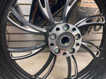 Front Wheel Harley Manhatten Black Metzeler Tir 150-18 Bagger FLH softail 3.5x18