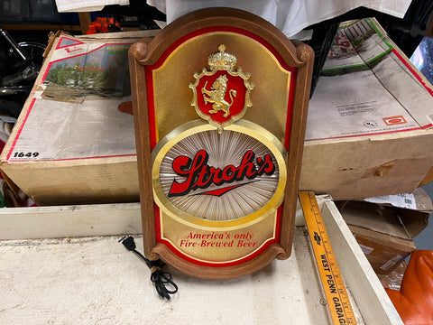 Vintage 1985 Stroh's Beer electric plug in beer sign 18X10.5 tested works