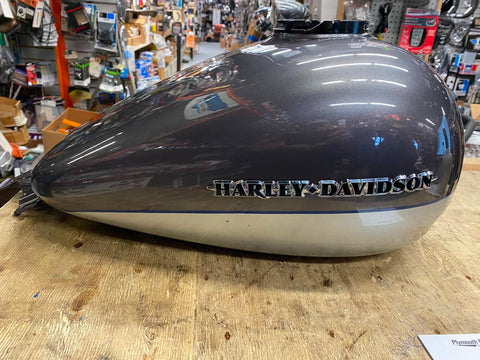 harley gas tank Ultra Classic Limited Charcoal Silver W emblems FLHTK 2008^ bAGG