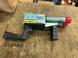 Vtg Toy ray Space Gun Lights up Battery Aliens Astronaut Flash Gordon