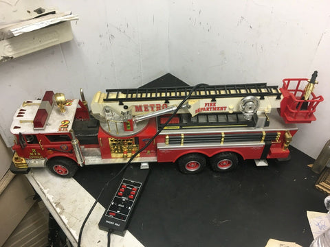 Vtg New Bright Metro Fire Truck Department 2 Snorkel truck battery operated toy
